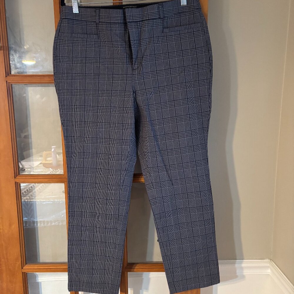 Banana Republic Women Sloan Curvy Fit SZ: 14 Blue/grey plaid